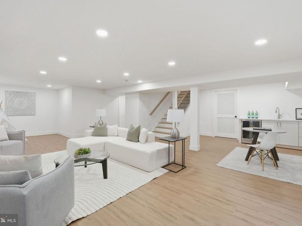 858 N Greenbrier Street, Arlington VA 22205