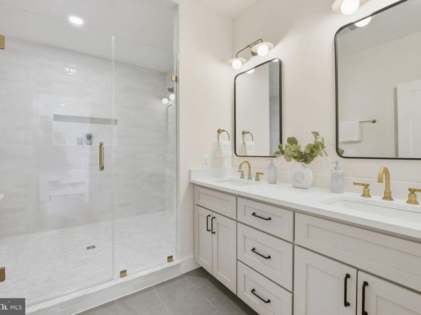 858 N Greenbrier Street, Arlington VA 22205