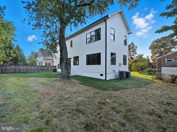 858 N Greenbrier Street, Arlington VA 22205