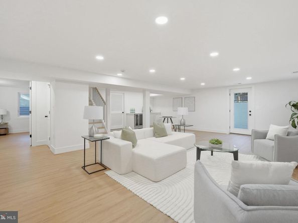 858 N Greenbrier Street, Arlington VA 22205