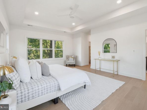 858 N Greenbrier Street, Arlington VA 22205