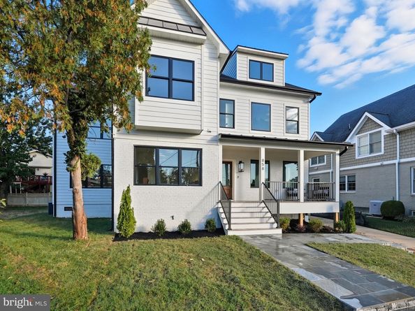 858 N Greenbrier Street, Arlington VA 22205