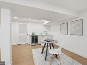 858 N Greenbrier Street, Arlington VA 22205