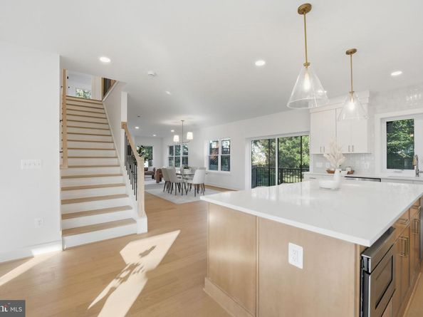 858 N Greenbrier Street, Arlington VA 22205