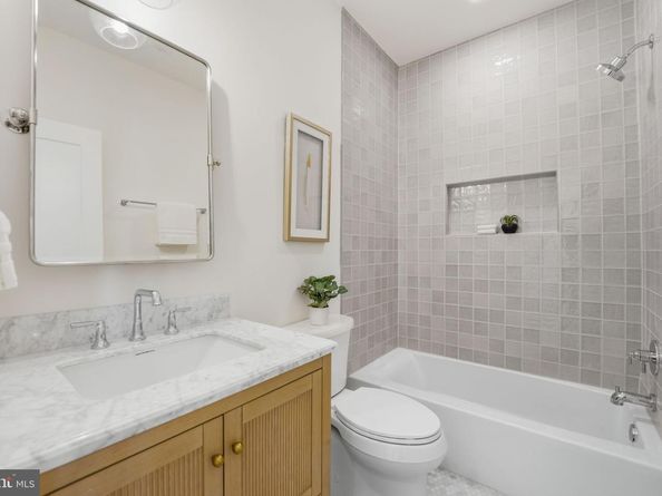 858 N Greenbrier Street, Arlington VA 22205