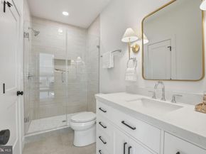 858 N Greenbrier Street, Arlington VA 22205