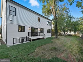 858 N Greenbrier Street, Arlington VA 22205