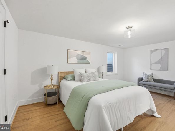 858 N Greenbrier Street, Arlington VA 22205