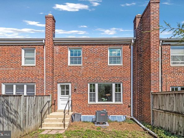 210 Aspen Street, Alexandria VA 22305