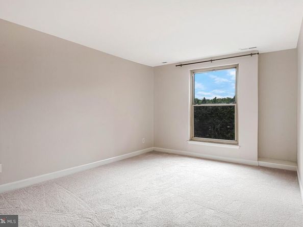 8300 Tobin Road 34, Annandale VA 22003