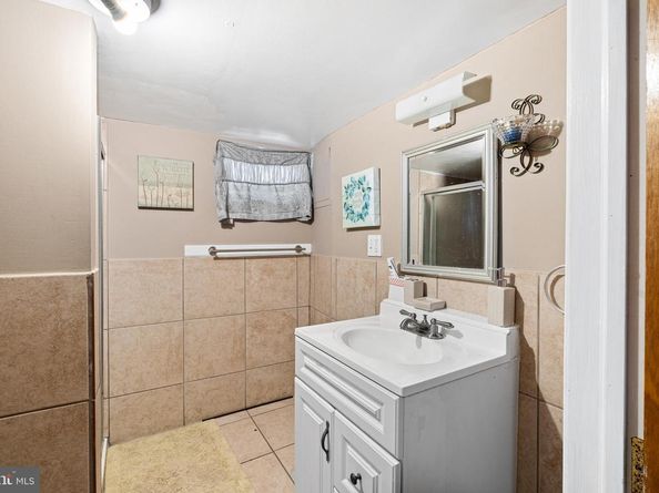 228 Bartlett Avenue, Sharon Hill PA 19079