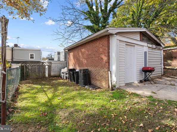 228 Bartlett Avenue, Sharon Hill PA 19079