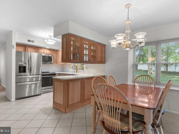 812 Green Ridge Circle, Langhorne PA 19053