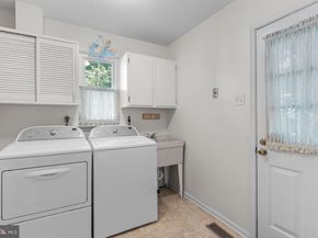 812 Green Ridge Circle, Langhorne PA 19053