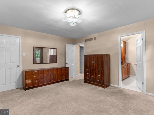 812 Green Ridge Circle, Langhorne PA 19053
