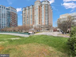 8220 Crestwood Heights Drive 708, Mclean VA 22102