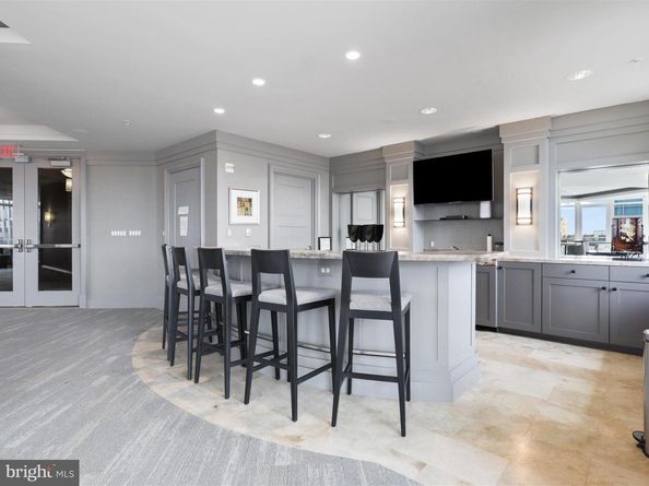 8220 Crestwood Heights Drive 708, Mclean VA 22102