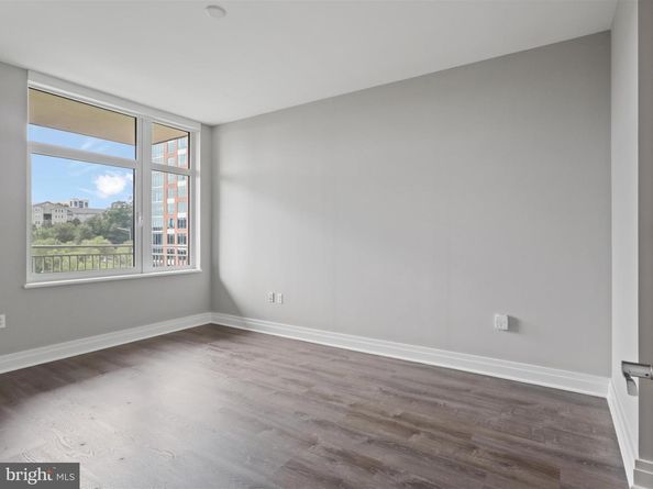 8220 Crestwood Heights Drive 708, Mclean VA 22102