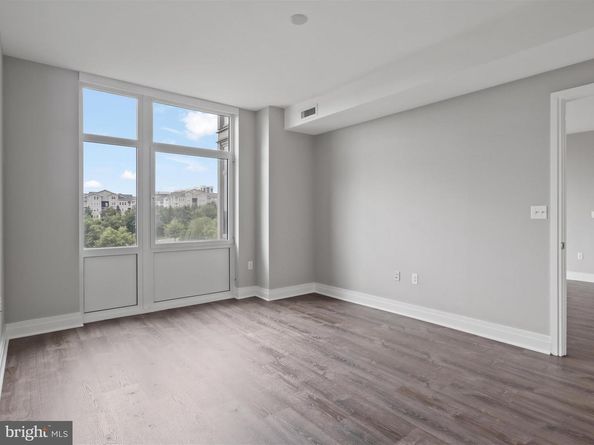8220 Crestwood Heights Drive 708, Mclean VA 22102