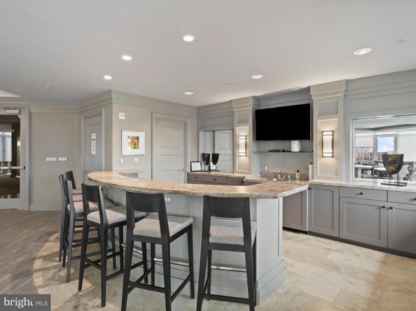 8220 Crestwood Heights Drive 708, Mclean VA 22102
