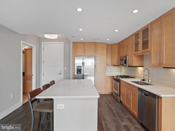 8220 Crestwood Heights Drive 708, Mclean VA 22102