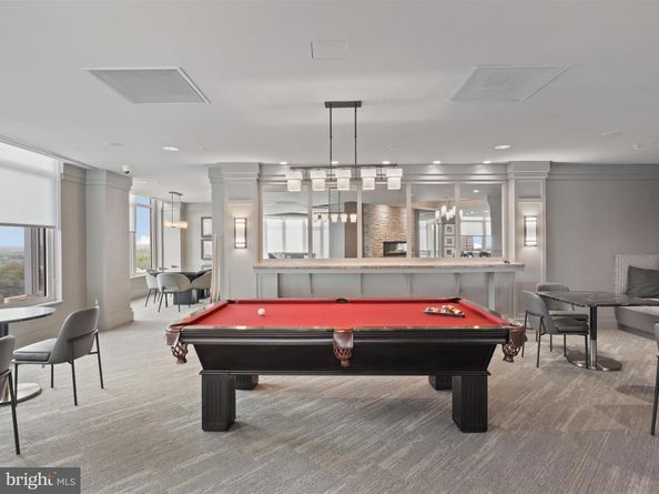 8220 Crestwood Heights Drive 708, Mclean VA 22102