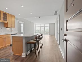 8220 Crestwood Heights Drive 708, Mclean VA 22102