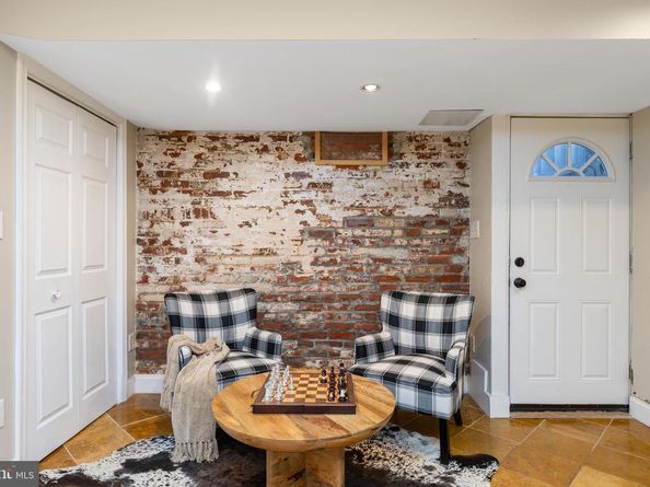 719 Gibbon Street, Alexandria VA 22314