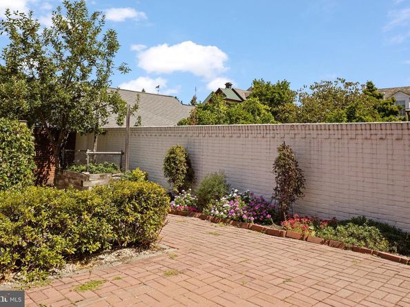 719 Gibbon Street, Alexandria VA 22314