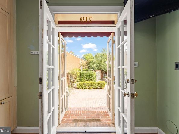 719 Gibbon Street, Alexandria VA 22314