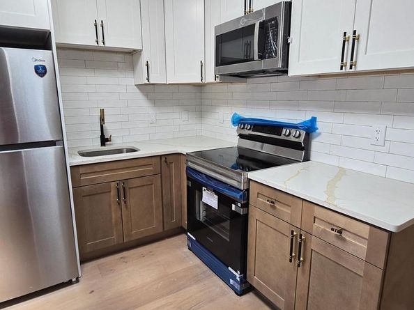 1418 W Grange Avenue, Philadelphia PA 19141