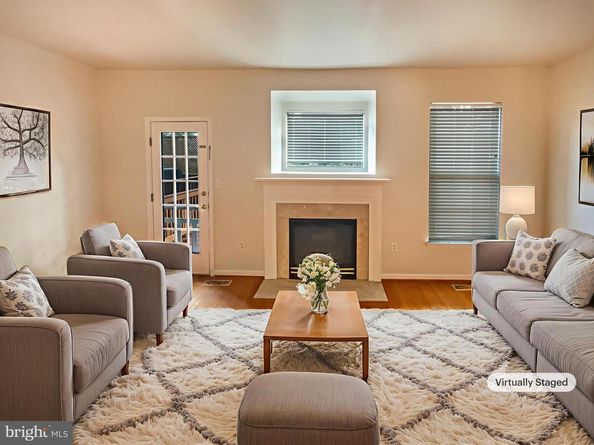13123 Copper Brook Way, Herndon VA 20171