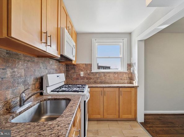 2111 Delmar Drive, Folcroft PA 19032