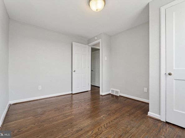 2111 Delmar Drive, Folcroft PA 19032