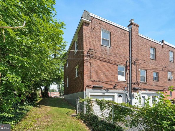 2111 Delmar Drive, Folcroft PA 19032
