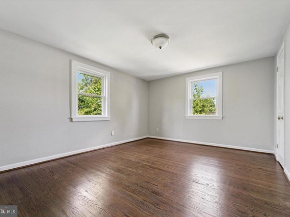 2111 Delmar Drive, Folcroft PA 19032
