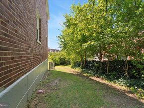 2111 Delmar Drive, Folcroft PA 19032