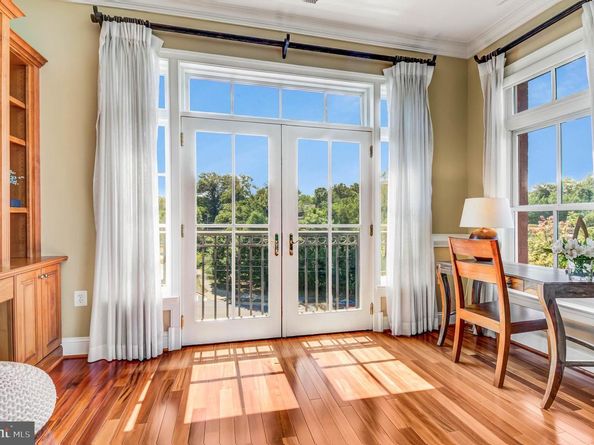 2801 Langston Boulevard 302, Arlington VA 22201