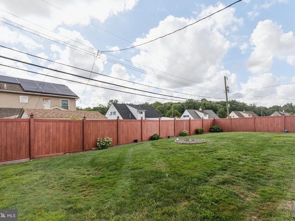 20 Trellis Road, Levittown PA 19056