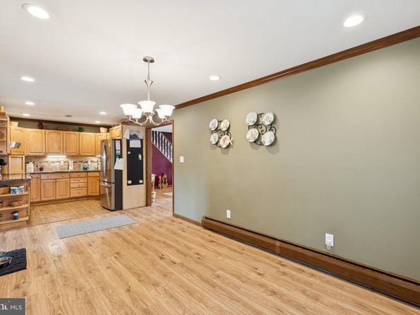 20 Trellis Road, Levittown PA 19056