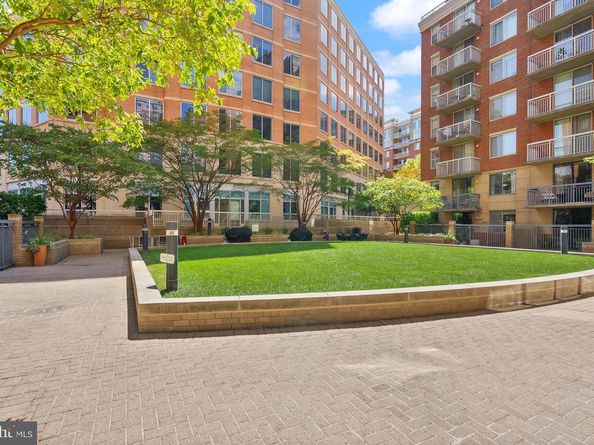 3830 9TH Street N 208E, Arlington VA 22203