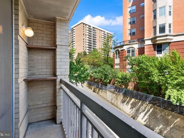 3830 9TH Street N 208E, Arlington VA 22203