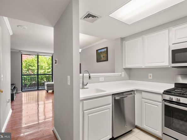 3830 9TH Street N 208E, Arlington VA 22203