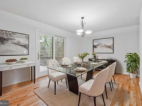 11598 Newport Cove Lane, Reston VA 20194