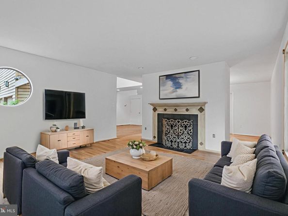 11598 Newport Cove Lane, Reston VA 20194