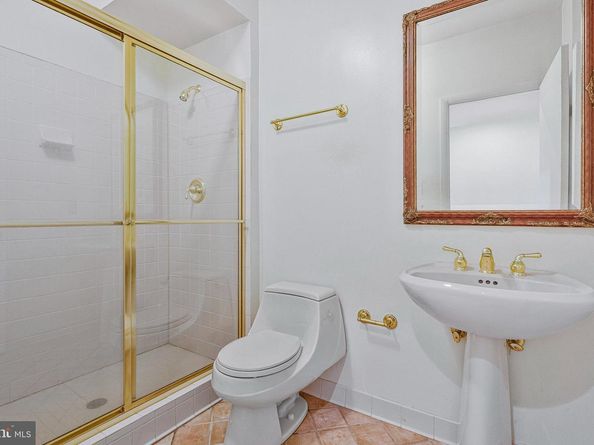 11598 Newport Cove Lane, Reston VA 20194