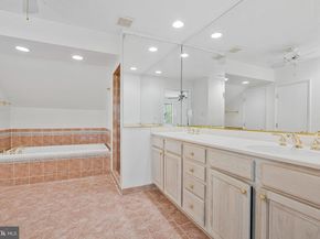 11598 Newport Cove Lane, Reston VA 20194