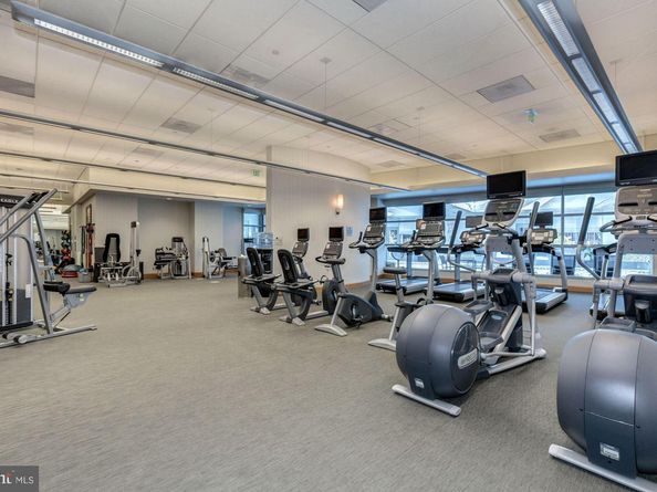 1881 N Nash Street 2109, Arlington VA 22209