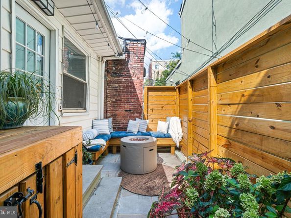 1413 S 6TH Street, Philadelphia PA 19147
