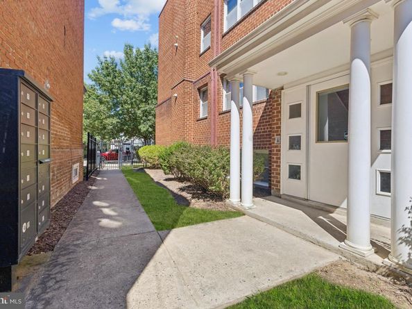 526 Kenyon Street NW 104, Washington DC 20010